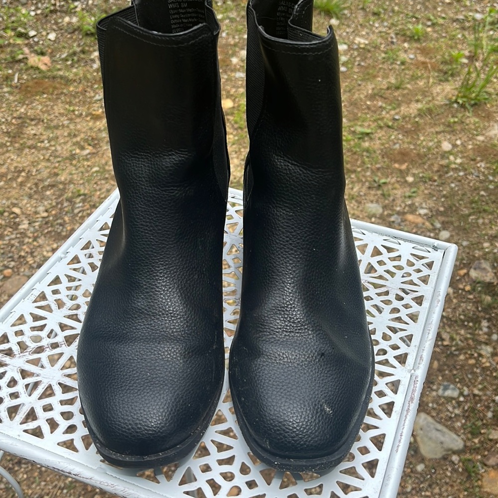 Kenneth Cole booties